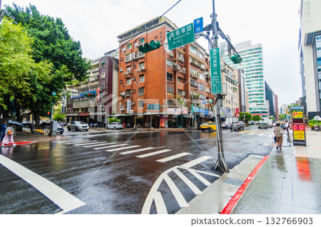 Taiwan: Taipei city in the rain Taiwan: Taipei city in the rain 132766903