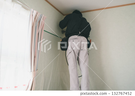 air conditioning, wall, walls 132767452
