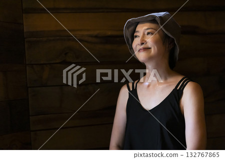 婦女享受桑拿 婦女享受桑拿 132767865
