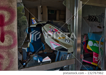 Hotel Jingoro has become a ruin Hotel Jingoro has become a ruin 132767962