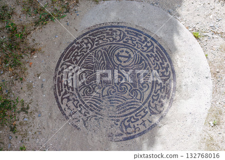 A lovely manhole cover with a humpback whale motif. Zamami Port, Zamami Island, Kerama Islands, Shimajiri District, Okinawa Prefecture - 2025 132768016