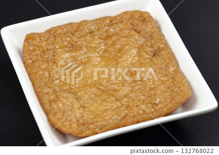 簡單的炸豆腐，炸至金黃酥脆，吸收了湯汁。 132768022