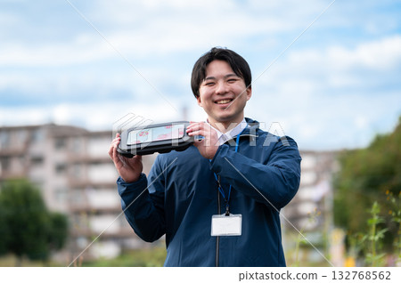 男性外送員 132768562