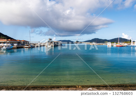 座間味港的景色。有很多精美的插圖。座間味港，座間味島，慶良間群島，島尻郡，沖繩縣 - 2025 132768603