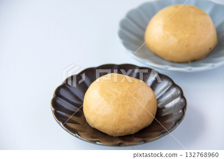 一盤溫泉饅頭 一盤溫泉饅頭 132768960
