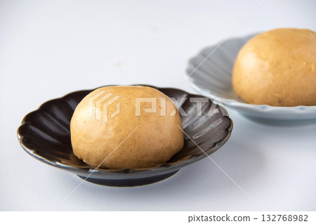 一盤溫泉饅頭 一盤溫泉饅頭 132768982
