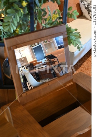 A compact and cute oak dresser A compact and cute oak dresser 132769192