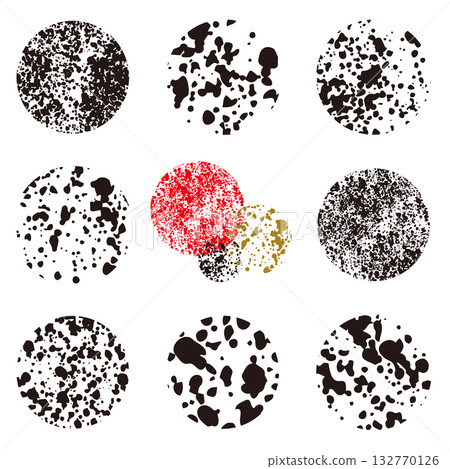 Brush-drawn round splash set 132770126