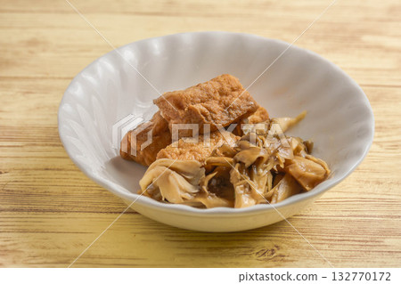 舞茸菇炸豆腐燉菜 舞茸菇炸豆腐燉菜 132770172