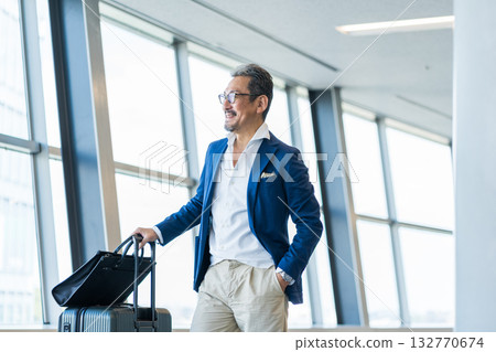 Middle-aged senior man going on a trip 132770674