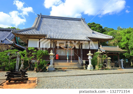 【長崎縣】晴空中的大寶寺(福江島,五島列島) 【長崎縣】晴空中的大寶寺(福江島,五島列島) 132771354