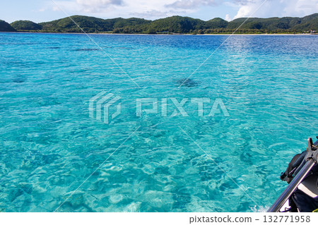Ferry to the uninhabited island of Zamami Island. You can go to Amuro Island, Kabi Island, and Agenashiki Island. Zamami Port, Zamami Island, Kerama Islands, Shimajiri District, Okinawa Prefecture 132771958