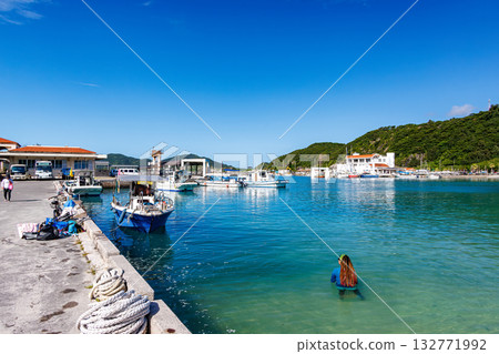 Ferry to the uninhabited island of Zamami Island. You can go to Amuro Island, Kabi Island, and Agenashiki Island. Zamami Port, Zamami Island, Kerama Islands, Shimajiri District, Okinawa Prefecture 132771992