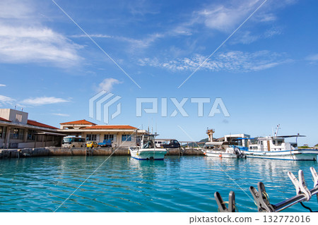 Ferry to the uninhabited island of Zamami Island. You can go to Amuro Island, Kabi Island, and Agenashiki Island. Zamami Port, Zamami Island, Kerama Islands, Shimajiri District, Okinawa Prefecture 132772016