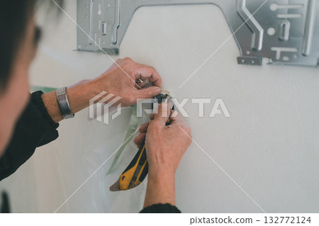 plug, electricity, air conditioning 132772124