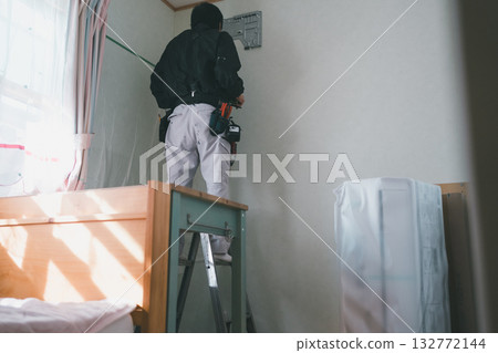 air conditioning, gents, male 132772144