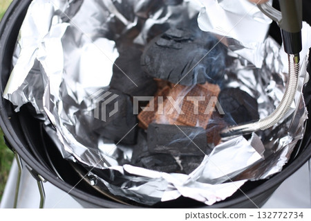 燒烤用木炭和引火劑 132772734