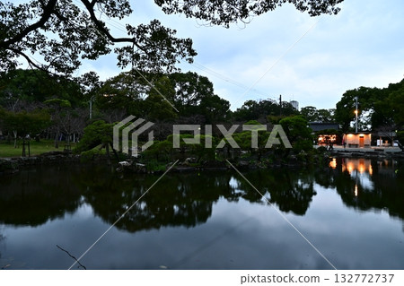 Yanagawa Mitsuhashira Shrine at night 132772737