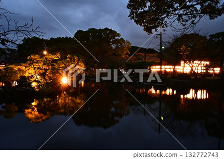 Yanagawa Mitsuhashira Shrine at night 132772743