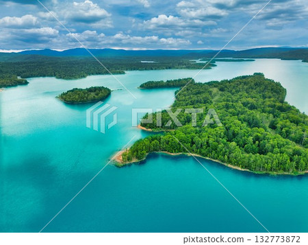 Lake Redakami 132773872