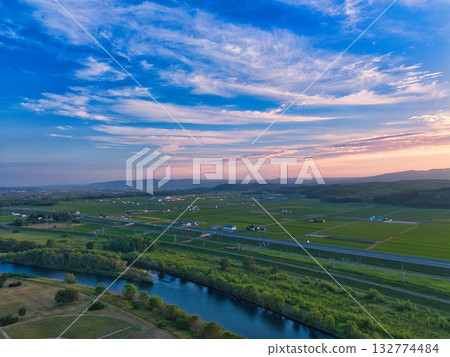 晚上景觀 132774484