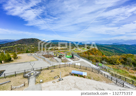 秋須山高原(愛知縣)的秋景 秋須山高原(愛知縣)的秋景 132775357