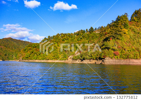 Lake Okutadami excursion course autumn 132775812