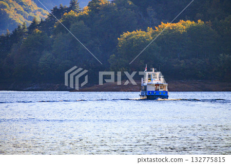Lake Okutadami excursion course autumn Lake Okutadami excursion course autumn 132775815