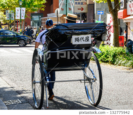 Yokohama City Kannai Culture Day Bashamichi Festival Bashamichi Shopping Street British Horse-Drawn Carriage Test Ride 132775942