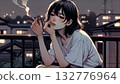 一個女人抽煙 132776964