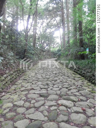 愛知縣金谷市東海道金谷坂的鵝卵石路面 132777191