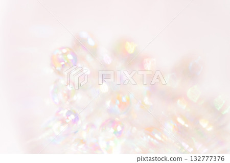 玻璃球和閃亮的背景材料 132777376