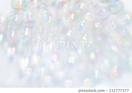 玻璃球和閃亮的背景材料 132777377