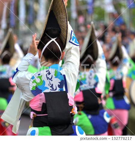 Dancing into the Tokushima Awa Odori 132778217