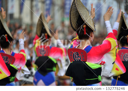 Dancing into the Tokushima Awa Odori 132778246