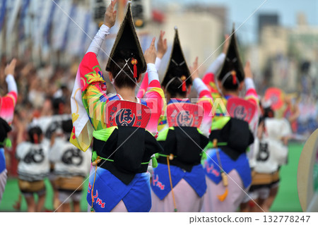 Dancing into the Tokushima Awa Odori 132778247