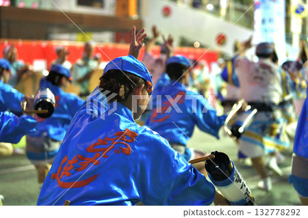 Dancing into the Tokushima Awa Odori Dancing into the Tokushima Awa Odori 132778292
