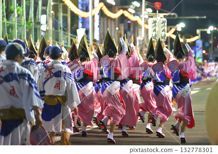 Dancing into the Tokushima Awa Odori Dancing into the Tokushima Awa Odori 132778301