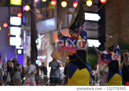 Dancing into the Tokushima Awa Odori Dancing into the Tokushima Awa Odori 132778305