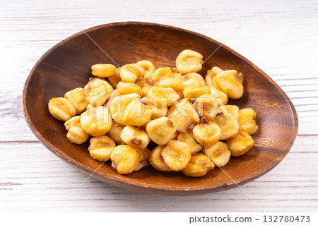 Giant Corn 132780473