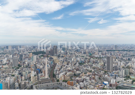 從澀谷的觀景台上眺望日本城市景觀 從澀谷的觀景台上眺望日本城市景觀 132782029