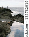 海與漁夫－陰天的岩石區 132782919