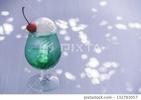 Cream soda shining in the summer light 132783057