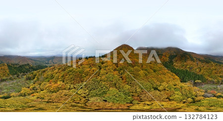 Autumn leaves at Nabekoshi Pass - Aerial VR photography 132784123