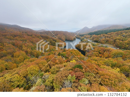 Aerial view of Nabekoshi Pass with autumn leaves 132784132