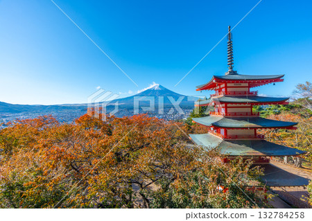 Arakurayama Sengen Park, Five-story Pagoda and Mt. Fuji in Autumn, Japan Arakurayama Sengen Park, Five-story Pagoda and Mt. Fuji in Autumn, Japan 132784258