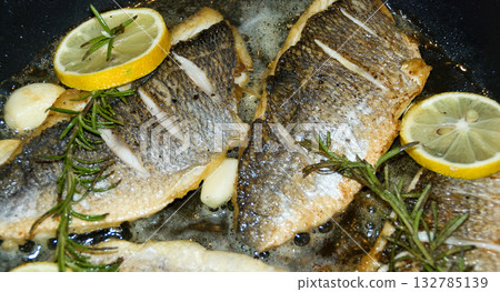 Fried gilthead-filets Fried gilthead-filets 132785139