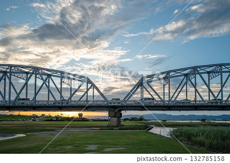 黃昏的吉野川大橋 132785158