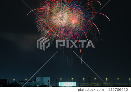 The Hiraguchi Hachiman Shrine Festival in Hamamatsu City: Fireworks display and the Shin-Tomei Expressway (Shizuoka Prefecture) 132786420