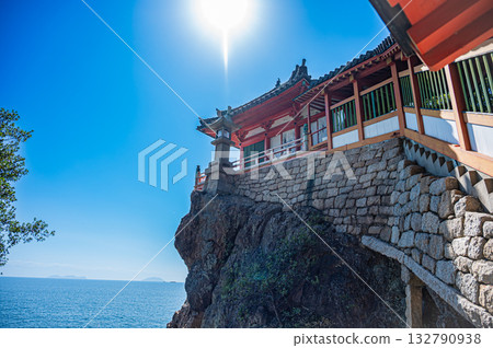 陽光明媚,廣島縣阿佛都觀音寺的景色盡收眼底 陽光明媚,廣島縣阿佛都觀音寺的景色盡收眼底 132790938